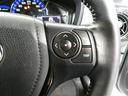 ステアリングスイッチ付き。前方から目を離すことなく操作することが可能です。