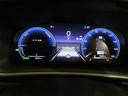 とっても見やすいメーターです。夜間時はラグジュアリーな気分にさせてくれる照明が魅力ですので、夜のドライブも楽しみになりますよ♪