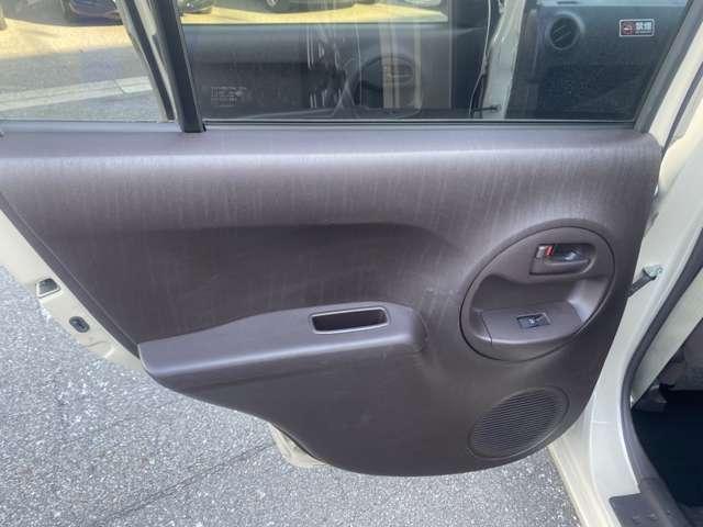 パッソ X クツロギ 禁煙 ナビTV スマキ― アルミ サイドバイザー(22枚目)