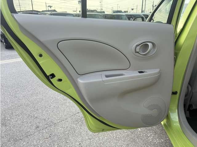 マーチ １２Ｘ　禁煙　ナビ　ＴＶ　スマキ―　ＥＴＣ　純正アルミ　保証付（19枚目）