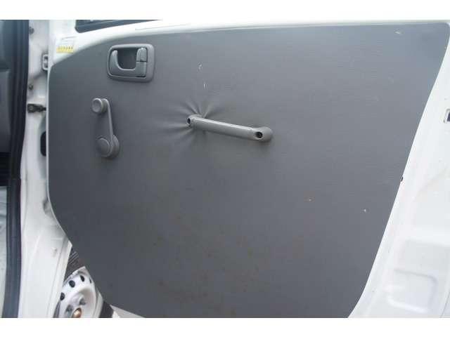 ミニキャブトラック Ｖタイプ　禁煙　４ＷＤ　エアコン　５速マニュアル（13枚目）