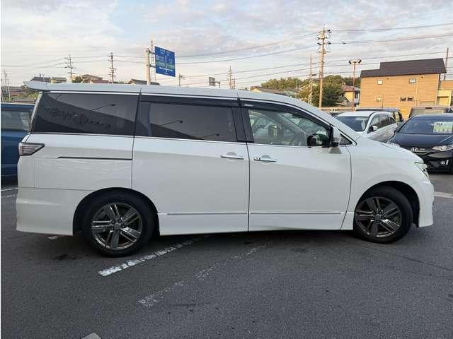 エルグランド ２．５　ライダー　ナビＴＶ　スマキ―　両側電スラ　後席モニター　レザーシート　Ｗエアコン（2枚目）