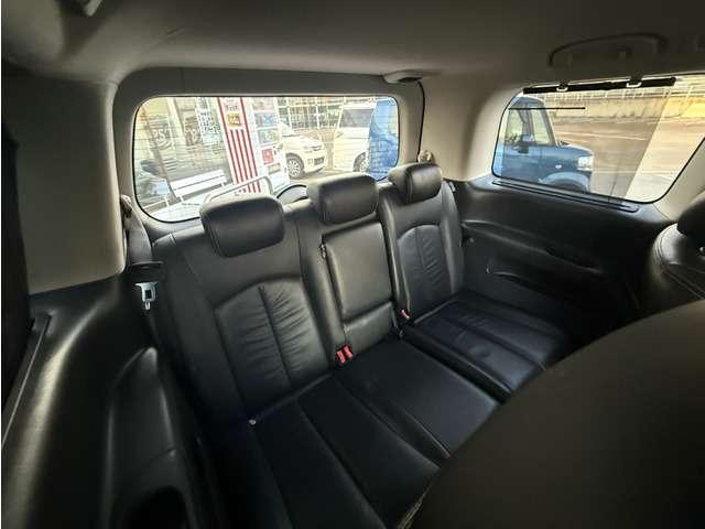 エルグランド ２．５　ライダー　ナビＴＶ　スマキ―　両側電スラ　後席モニター　レザーシート　Ｗエアコン（20枚目）