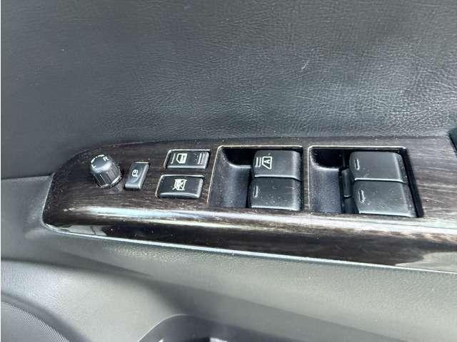 エルグランド ２５０ハイウェイスター　禁煙　ナビＴＶ　スマキ―　電スラ　後席モニター（32枚目）