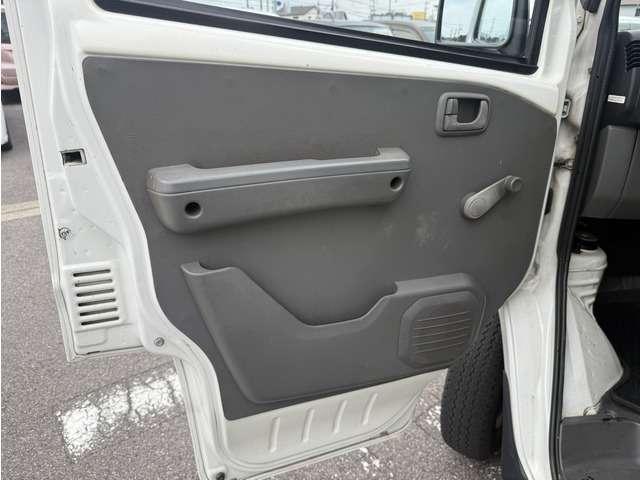 クリッパーバン ＤＸ　禁煙　オートマ　エアコン　パワステ　サイドバイザー　保証付き（17枚目）