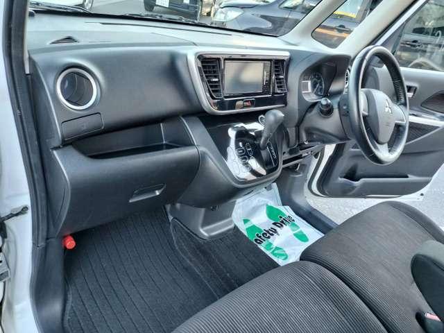 ☆全店ＭＥＧＡ級展示場在庫３００台以上！☆軽自動車コーナー、コンパクト車コーナー、１ＢＯＸ＆ステーションワゴンコーナー、輸入車コーナーずらりとご用意しております♪