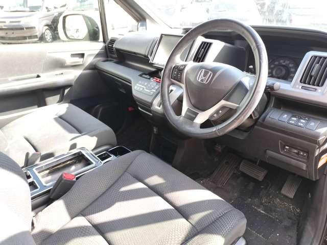 ステップワゴンスパーダ Ｓ　パワーエディション　禁煙　ナビＴＶ　スマキ―　後席モニター　Ｂカメ　ＥＴＣ　アイスト（15枚目）