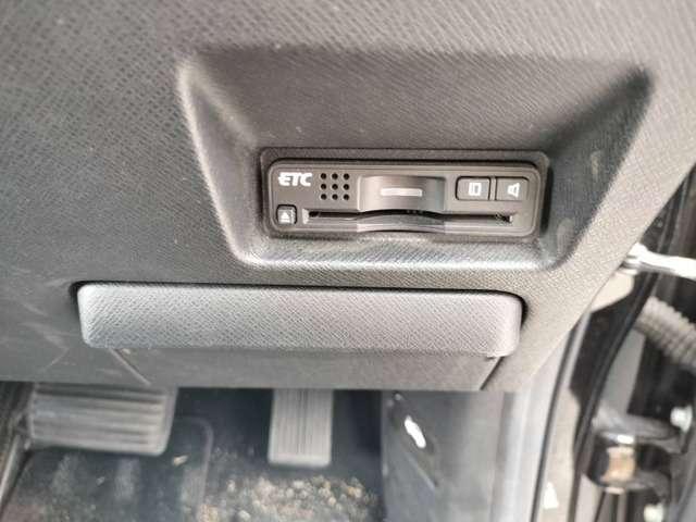 ステップワゴンスパーダ Ｓ　パワーエディション　禁煙　ナビＴＶ　スマキ―　後席モニター　Ｂカメ　ＥＴＣ　アイスト（34枚目）