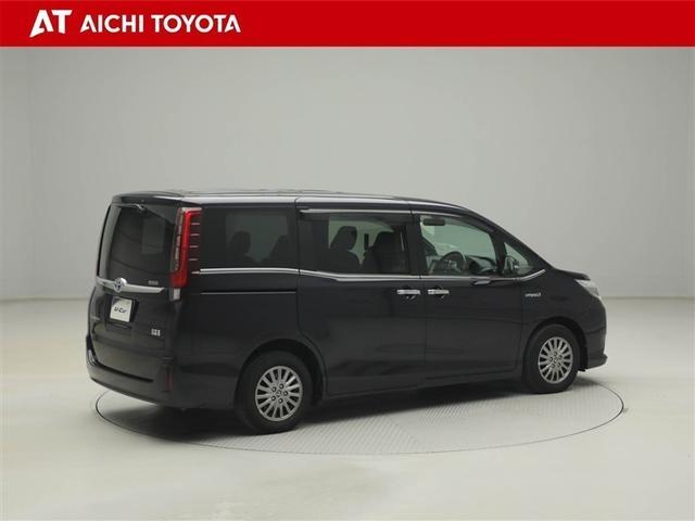 エスクァイア ハイブリッドGi Rカメラ AAC ナビ&TV リアエアコン 地デジ クルーズコントロール LEDライト キーレスエントリー スマートキー付 DVD再生可 エアバック 横滑防止装置 盗難防止システム ETC 3列シート(6枚目)