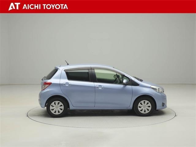 ヴィッツ Ｆ　スマイルエディション　スマートキー・プッシュスタート　運転席助手席エアバッグ　パワステ　盗難防止システム　ナビＴＶ　ＤＶＤ　メモリーナビ　ワンオーナー　パワーウィンドウ　オートエアコン　キーフリー　ＡＢＳ　バックモニタ－（7枚目）