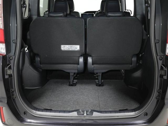 エスクァイア ハイブリッドＧｉ　ブラックテーラード　オートクルーズコントロール　地デジＴＶ　スマートキー　ナビ＆ＴＶ　ＬＥＤヘッド　キーレス　ＥＴＣ　メモリーナビ　パワーウィンドウ　パワーステアリング　横滑り防止機能　Ｗエアコン　３列シート　ＤＶＤ（21枚目）