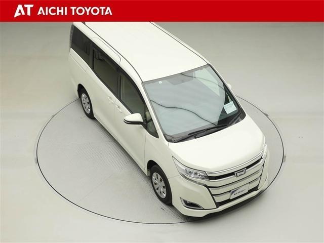ノア Ｘ　イモビライザー　アイドリングストッ　ＤＶＤ再生可　ＡＵＸ　デュアルエアコン　ワンオーナー車　クルーズＣ　バックモニタ－　地デジＴＶ　ＬＥＤランプ　スマートキ　オートエアコン　ＥＳＣ　ナビ＆ＴＶ　３列（16枚目）