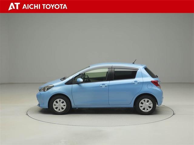 ヴィッツ Ｆ　アイドリングストップ車　パワーウィンドウ　エアバック　Ｗエアバック　エアコン　横滑り防止装置　キーレスキー　パワステ　ＡＢＳ　ミュージックプレイヤー接続可　ワンオーナー（3枚目）