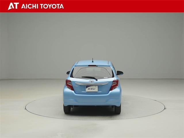 ヴィッツ Ｆ　アイドリングストップ車　パワーウィンドウ　エアバック　Ｗエアバック　エアコン　横滑り防止装置　キーレスキー　パワステ　ＡＢＳ　ミュージックプレイヤー接続可　ワンオーナー（5枚目）