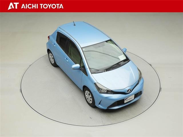 ヴィッツ Ｆ　アイドリングストップ車　パワーウィンドウ　エアバック　Ｗエアバック　エアコン　横滑り防止装置　キーレスキー　パワステ　ＡＢＳ　ミュージックプレイヤー接続可　ワンオーナー（16枚目）