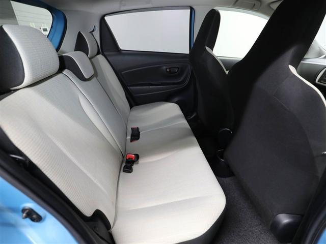 ヴィッツ Ｆ　アイドリングストップ車　パワーウィンドウ　エアバック　Ｗエアバック　エアコン　横滑り防止装置　キーレスキー　パワステ　ＡＢＳ　ミュージックプレイヤー接続可　ワンオーナー（20枚目）