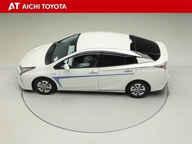 プリウス Ａ　エアロ付き　衝突軽減ブレーキシステム　Ｂモニタ　ＬＥＤヘッド　クルーズコントロール　セキュリティー　スマートキー　パワーステアリング　ＥＴＣ　１オーナー　アルミホイル　オートエアコン　ＳＲＳ　ＡＢＳ（11枚目）