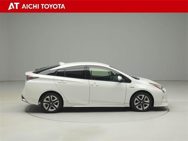 プリウス Ｓツーリングセレクション　レーダーブレーキサポート　フルオートエアコン　デュアルエアバック　バックモニタ－　ＡＷ　イモビ　ＥＳＣ　パワーウインド　スマキ－　ＥＴＣ車載器　サイドエアバック　フルセグ地デジＴＶ　ＤＶＤ再生可能（7枚目）