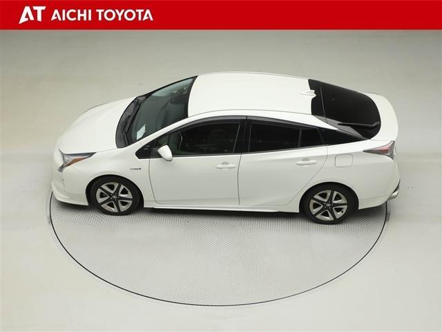 プリウス Ｓツーリングセレクション　レーダーブレーキサポート　フルオートエアコン　デュアルエアバック　バックモニタ－　ＡＷ　イモビ　ＥＳＣ　パワーウインド　スマキ－　ＥＴＣ車載器　サイドエアバック　フルセグ地デジＴＶ　ＤＶＤ再生可能（11枚目）