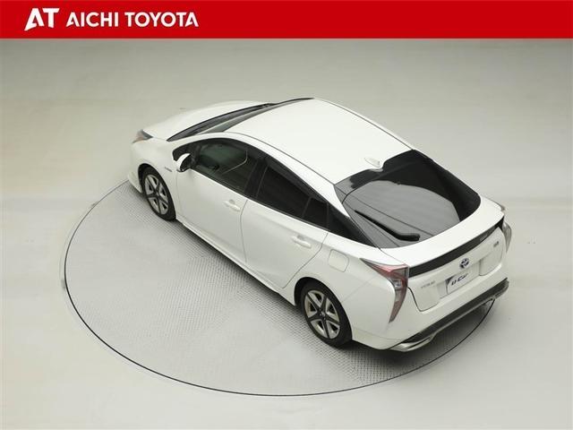 プリウス Ｓツーリングセレクション　レーダーブレーキサポート　フルオートエアコン　デュアルエアバック　バックモニタ－　ＡＷ　イモビ　ＥＳＣ　パワーウインド　スマキ－　ＥＴＣ車載器　サイドエアバック　フルセグ地デジＴＶ　ＤＶＤ再生可能（12枚目）