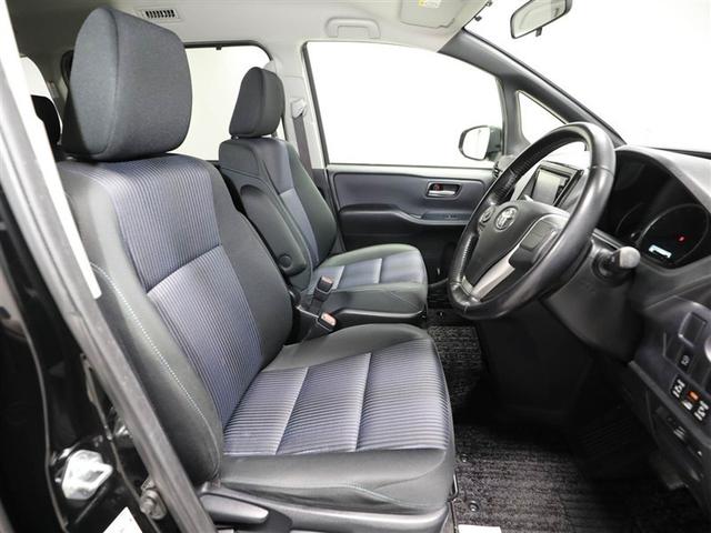 ヴォクシー ＺＳ　両電動スライドドア　地デジ　盗難防止システム　オートエアコン　ダブルエアバッグ　ＤＶＤ再生可　ＥＴＣ　ＬＥＤヘッドライト　キーレスエントリー　メモリーナビ　ナビＴＶ　ＡＵＸ　３列シート　横滑り防止（19枚目）