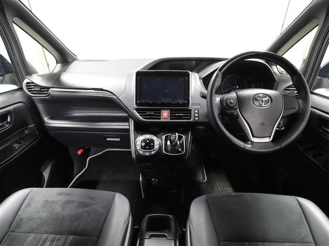 エスクァイア ハイブリッドＧｉ　プレミアムパッケージ　地上デジタル　衝突被害軽減　ＬＥＤライト　１オナ　Ｂカメラ　クルコン　スマートキー　メモリナビ　ナビ＆ＴＶ　キーレス　盗難防止装置　ＤＶＤ再生　ＡＢＳ　３列シート　ＥＴＣ　アルミ　オートエアコン（18枚目）