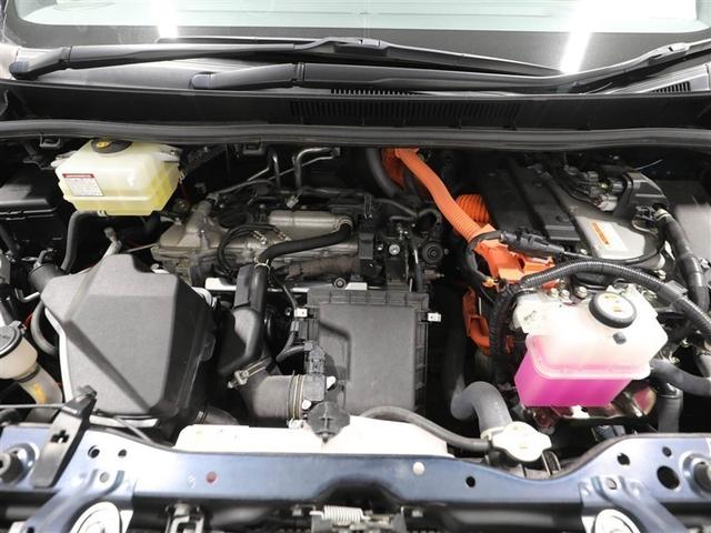 エスクァイア ハイブリッドＧｉ　プレミアムパッケージ　地上デジタル　衝突被害軽減　ＬＥＤライト　１オナ　Ｂカメラ　クルコン　スマートキー　メモリナビ　ナビ＆ＴＶ　キーレス　盗難防止装置　ＤＶＤ再生　ＡＢＳ　３列シート　ＥＴＣ　アルミ　オートエアコン（26枚目）