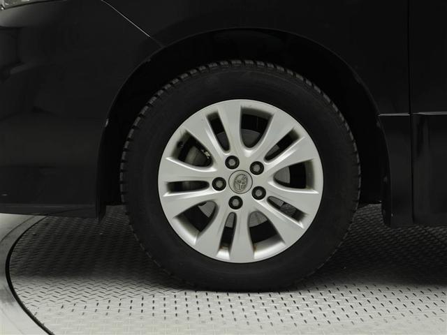 ヴォクシー Ｚ　Ｗエアバック　エアバック　キーレスエントリ　リヤカメラ　ＴＶナビ　三列シート　ＥＴＣ付き　ＡＵＴＯエアコン　アルミホイル　リアエアコン　メモリーナビ　ＡＢＳ　ミュージックプレイヤー接続可　１オーナー（29枚目）