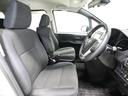 ゆったり室内で運転もしやすいです♪使い勝手の良い配置も考えられています!!