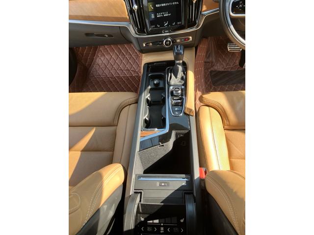V90 T6AWDインスクリプション/Bowers&Wilkins/パワーバックドア/ETC/全方位カメラ&Bカメラ/ローダウン/サンルーフ/マッサージ機能/ナッパレザー/シートヒーター/ベンチレーション(53枚目)