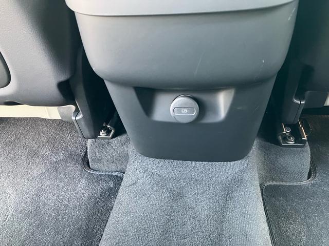 ＸＣ９０ Ｂ６　ＡＷＤ　Ｒデザイン　Ｂ６／ＡＷＤ／Ｒデザイン／電子制御エアサスペンション／ＦＯＵＲ－Ｃ／シートヒーター／パワーシート／パワーバックドア／３６０°ビューカメラ／バックカメラ／電動パノラマサンルーフ／ＥＴＣ／レザーシート（29枚目）