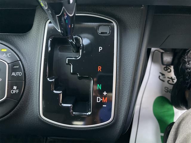 ノア Ｘ　８人乗り　ＬＥＤヘッドライト　パワースライド　ＬＥＤヘッドライト　純正フルセグナビ　ＣＤ／ＤＶＤ　Ｂｌｕｅｔｏｏｔｈ　バックカメラ　ＥＴＣ　オプションスペアタイヤ　社外アルミホイール　オートマ　ＣＶＴ（11枚目）