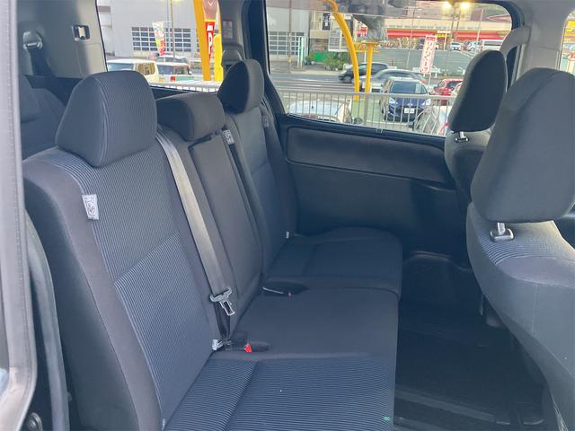 ノア Ｘ　８人乗り　ＬＥＤヘッドライト　パワースライド　ＬＥＤヘッドライト　純正フルセグナビ　ＣＤ／ＤＶＤ　Ｂｌｕｅｔｏｏｔｈ　バックカメラ　ＥＴＣ　オプションスペアタイヤ　社外アルミホイール　オートマ　ＣＶＴ（14枚目）