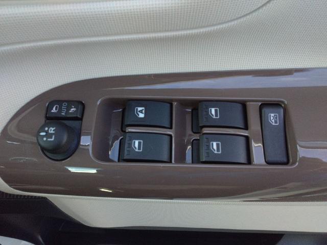 ムーヴキャンバス Ｇメイクアップリミテッド　ＳＡＩＩＩ　衝突被害軽減システム／先進装置スイッチ／オートエアコン／オートライト／ＬＥＤヘッドライト／フォグランプ／全方位バックモニター／オートライト／オートエアコン／両側パワースライド／ＥＴＣ／前ドラレコ（26枚目）