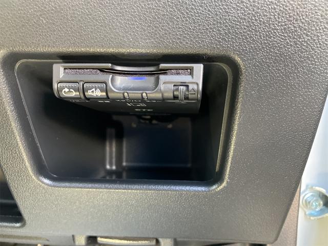 ムーヴキャンバス Ｘリミテッドメイクアップ　ＳＡＩＩＩ　衝突被害軽減システム　スマートエントリー　オートエアコン　オートライト　純正ナビＴＶ　バックモニター　ステリモ　両側電動スライド　プッシュスタート　ＥＴＣ　ＣＤ・ＤＶＤ・ｂｌｕｅｔｏｏｔｈ（32枚目）