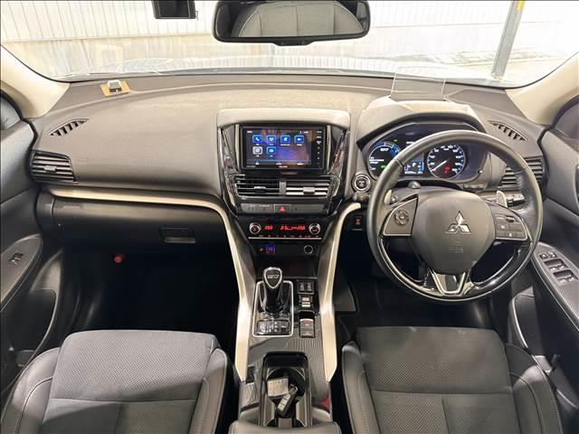 エクリプスクロスＰＨＥＶ Ｇ　レーダークルーズ　シートーヒーター　ＨＵＤ　パワーシート　バックカメラ　ＡＣ１５００Ｗ　クリアランスソナー　ＥＴＣ　ステアリングヒーター　ＵＳＢポート　ヘッドアップディスプレイ　電動パーキングブレーキ（2枚目）