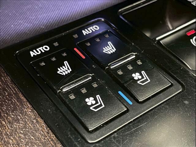 ＲＸ ＲＸ４５０ｈ　Ｆスポーツ　４ＷＤ　サンルーフ　黒革シート　３眼ＬＥＤヘッドライト　ＢＳＭ　レーダークルーズ　シートヒーター／クーラー　ステアリングヒーター　パワーバックドア　クリアランスソナー　パワーシート　純正２０インチＡＷ（6枚目）