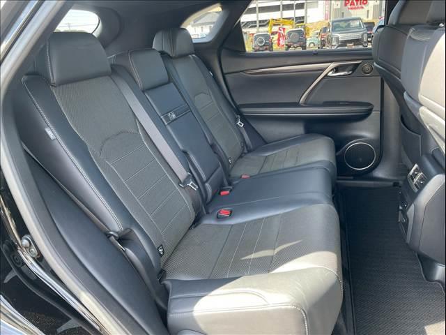 ＲＸ ＲＸ４５０ｈ　Ｆスポーツ　４ＷＤ　サンルーフ　黒革シート　３眼ＬＥＤヘッドライト　ＢＳＭ　レーダークルーズ　シートヒーター／クーラー　ステアリングヒーター　パワーバックドア　クリアランスソナー　パワーシート　純正２０インチＡＷ（9枚目）