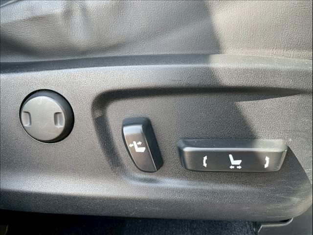 ＲＸ ＲＸ４５０ｈ　Ｆスポーツ　４ＷＤ　サンルーフ　黒革シート　３眼ＬＥＤヘッドライト　ＢＳＭ　レーダークルーズ　シートヒーター／クーラー　ステアリングヒーター　パワーバックドア　クリアランスソナー　パワーシート　純正２０インチＡＷ（16枚目）
