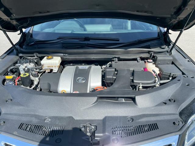 ＲＸ ＲＸ４５０ｈ　Ｆスポーツ　４ＷＤ　サンルーフ　黒革シート　３眼ＬＥＤヘッドライト　ＢＳＭ　レーダークルーズ　シートヒーター／クーラー　ステアリングヒーター　パワーバックドア　クリアランスソナー　パワーシート　純正２０インチＡＷ（27枚目）