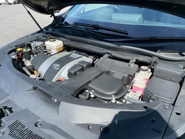 ＲＸ ＲＸ４５０ｈ　Ｆスポーツ　４ＷＤ　サンルーフ　黒革シート　３眼ＬＥＤヘッドライト　ＢＳＭ　レーダークルーズ　シートヒーター／クーラー　ステアリングヒーター　パワーバックドア　クリアランスソナー　パワーシート　純正２０インチＡＷ（28枚目）