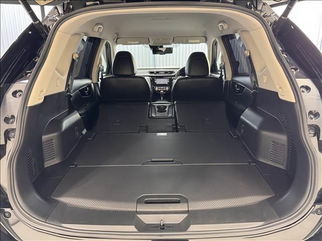 エクストレイル ２０Ｘｉ　プロパイロット　全周囲カメラ　電動トランク　衝突軽減　ＬＥＤヘッド　クリアランスソナー　ルーフレール　ＢＳＭ　電動パーキングブレーキ　インテリジェントルームミラー　カプロンシート　インテリジェントキー（20枚目）