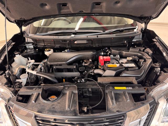 エクストレイル ２０Ｘｉ　プロパイロット　全周囲カメラ　電動トランク　衝突軽減　ＬＥＤヘッド　クリアランスソナー　ルーフレール　ＢＳＭ　電動パーキングブレーキ　インテリジェントルームミラー　カプロンシート　インテリジェントキー（31枚目）