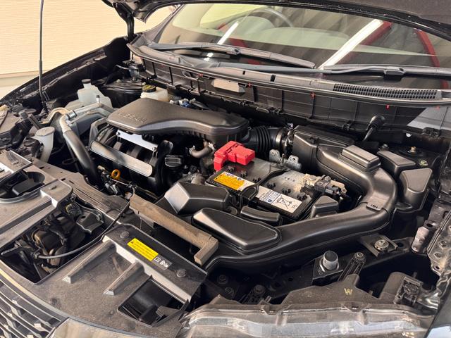 エクストレイル ２０Ｘｉ　プロパイロット　全周囲カメラ　電動トランク　衝突軽減　ＬＥＤヘッド　クリアランスソナー　ルーフレール　ＢＳＭ　電動パーキングブレーキ　インテリジェントルームミラー　カプロンシート　インテリジェントキー（32枚目）