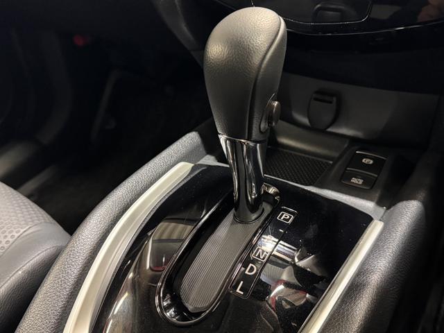エクストレイル ２０Ｘｉ　プロパイロット　全周囲カメラ　電動トランク　衝突軽減　ＬＥＤヘッド　クリアランスソナー　ルーフレール　ＢＳＭ　電動パーキングブレーキ　インテリジェントルームミラー　カプロンシート　インテリジェントキー（69枚目）