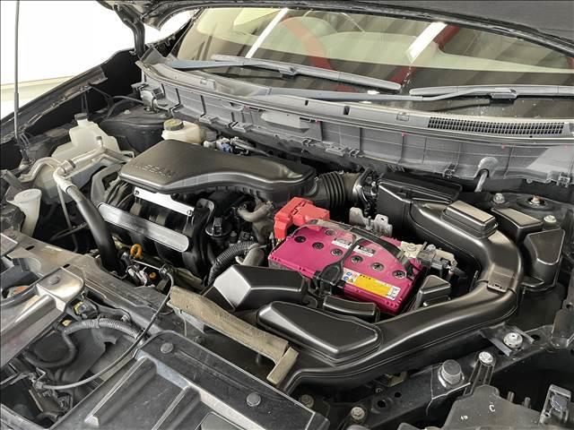 エクストレイル ２０Ｘ　全周囲カメラ　クルーズコントロール　シートヒーター　ＥＴＣ　ＢＳＭ　コーナーセンサー　アイドリングストップ　純正ナビ　フルセグ　ＣＤ／ＤＶＤ再生　Ｂｌｕｅｔｏｏｔｈ　ＵＳＢポート　純正１７インチＡＷ（13枚目）