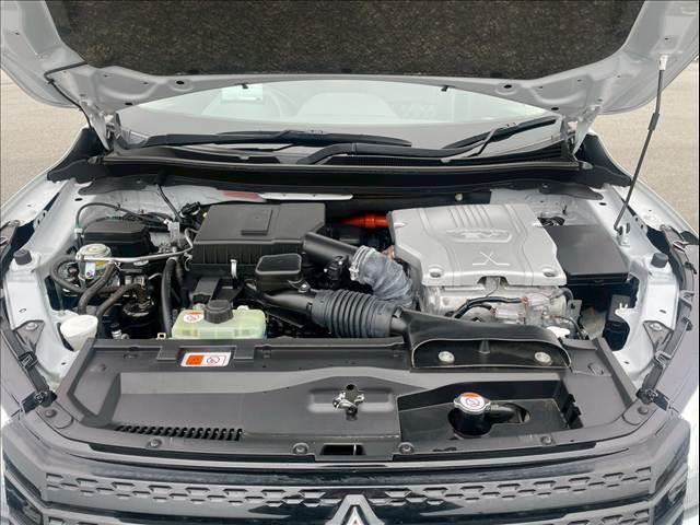 エクリプスクロスPHEV G e-アシスト レーダークルーズ AC1500W ハーフレザー シートヒーター ヘッドアップディスプレイ オートハイビーム コーナーセンサー ステアリングヒーター バックカメラ 電動パーキングブレーキ(29枚目)