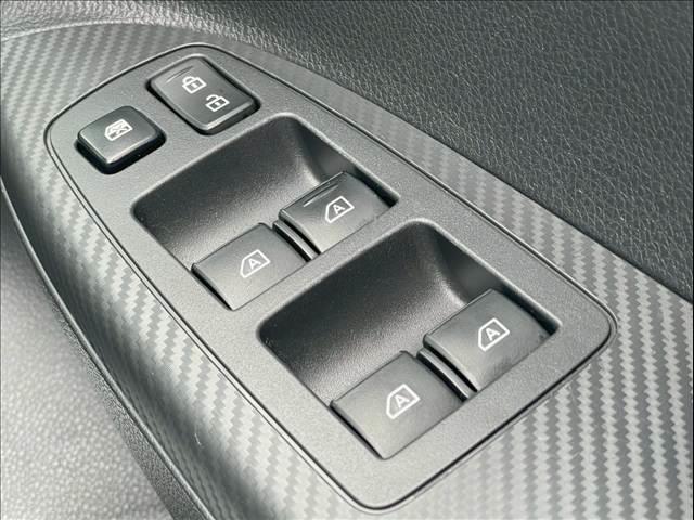 エクリプスクロスPHEV G e-アシスト レーダークルーズ AC1500W ハーフレザー シートヒーター ヘッドアップディスプレイ オートハイビーム コーナーセンサー ステアリングヒーター バックカメラ 電動パーキングブレーキ(45枚目)