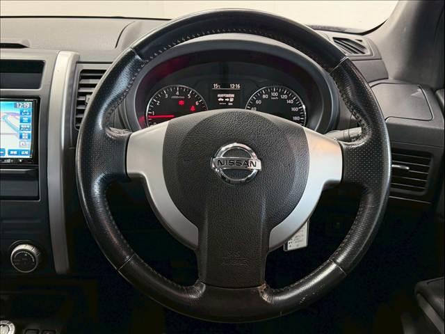 エクストレイル ２０Ｘ　アッシュグレー　純正ナビ　シートヒーター　ルーフレール　バックカメラ　Ｂｌｕｅｔｏｏｔｈ　ＣＤ／ＤＶＤ再生　フルセグ　インテリジェントキー　オートエアコン　オートライト　純正１７インチＡＷ（13枚目）