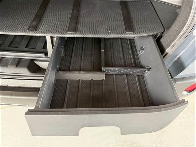 エクストレイル ２０Ｘ　アッシュグレー　純正ナビ　シートヒーター　ルーフレール　バックカメラ　Ｂｌｕｅｔｏｏｔｈ　ＣＤ／ＤＶＤ再生　フルセグ　インテリジェントキー　オートエアコン　オートライト　純正１７インチＡＷ（16枚目）